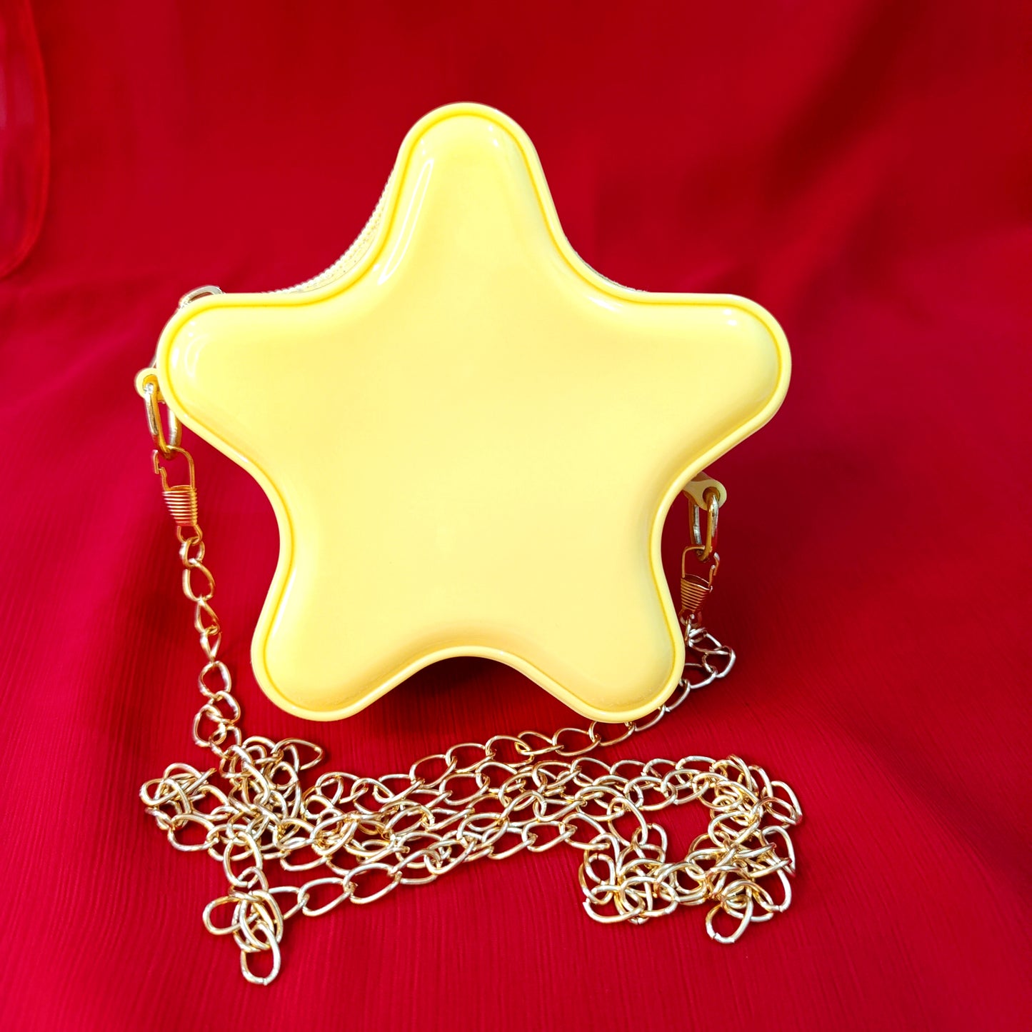 Kids' Star-Shaped Crossbody Bag – Yellow with Golden Chain Strap